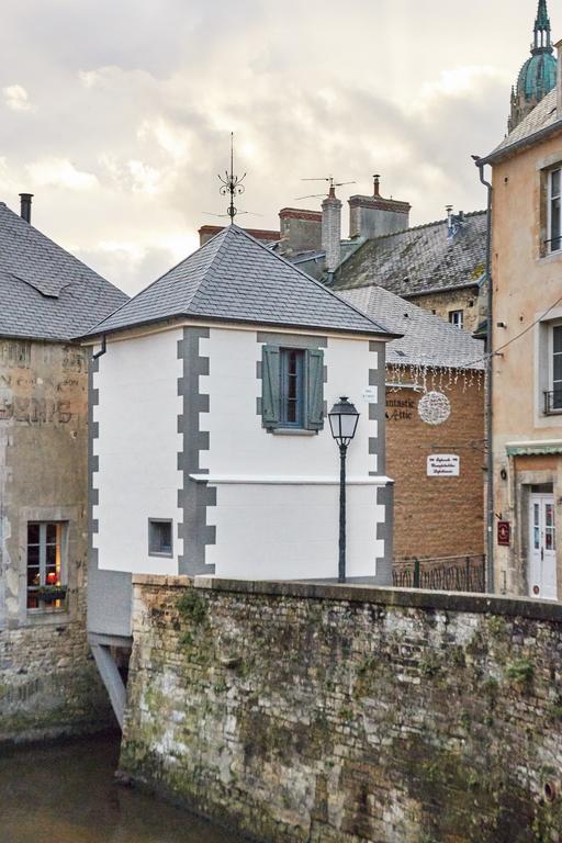 La Plus Petite Maison De France Bayeux Rom bilde