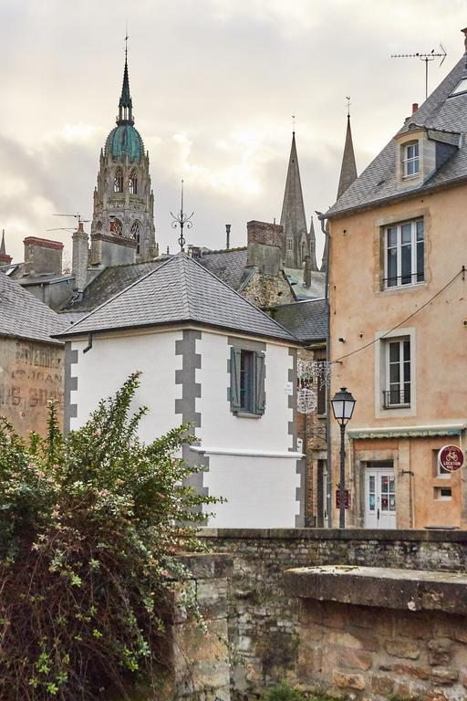 La Plus Petite Maison De France Bayeux Eksteriør bilde